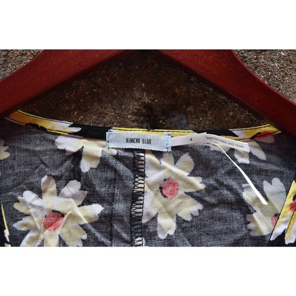 Kimchi Blue Floral Cutout Dress Size 4 – Daisies on Black - Picture 4 of 4